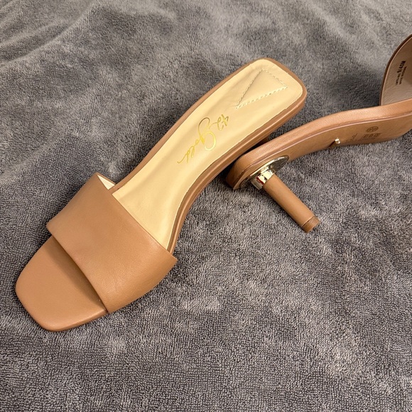 42 GOLD Shoes - 42 Gold Brand Elegant Tan Heeled Sandals with Gold Accent on heel Size 9